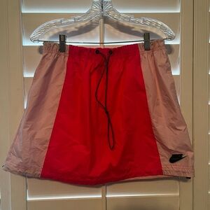 Nike women’s pink sports skirt